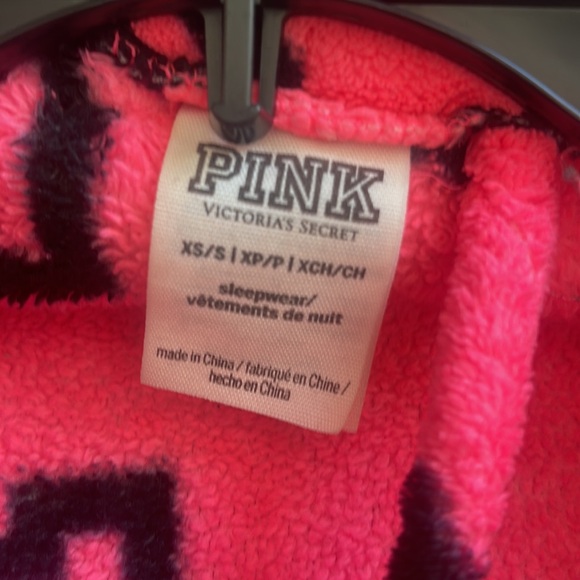 Pink Victoria Secret Robe - Picture 5 of 8